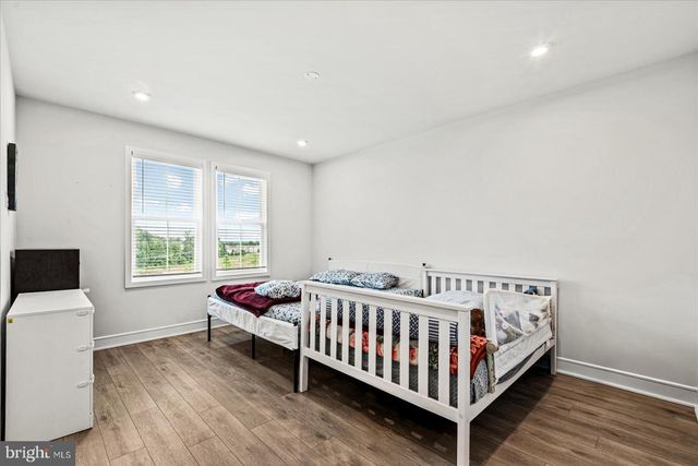 42086 PICASSO SQ, Brambleton, VA 20148