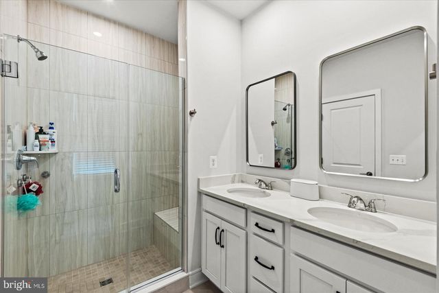 42086 PICASSO SQ, Brambleton, VA 20148