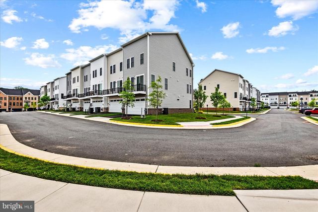 42086 PICASSO SQ, Brambleton, VA 20148