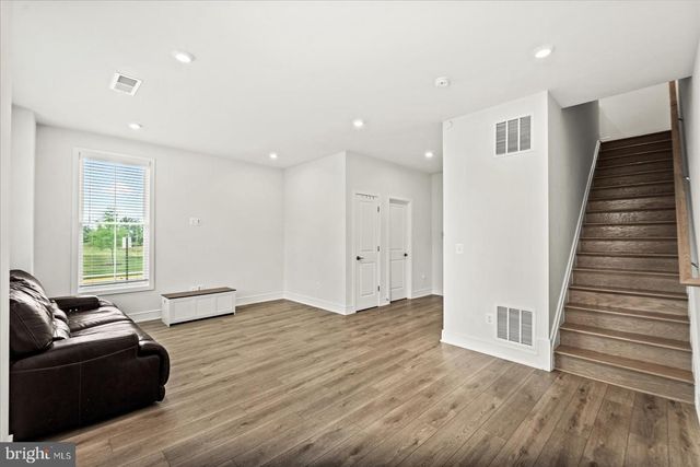 42086 PICASSO SQ, Brambleton, VA 20148