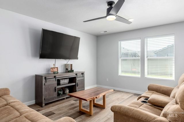 6039 W Mikonos St, Meridian, ID 83646