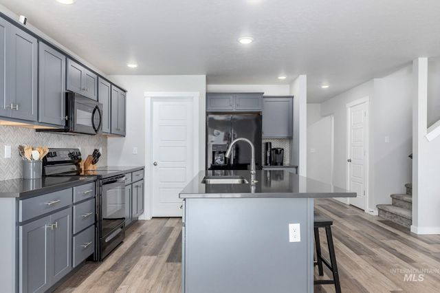 6039 W Mikonos St, Meridian, ID 83646