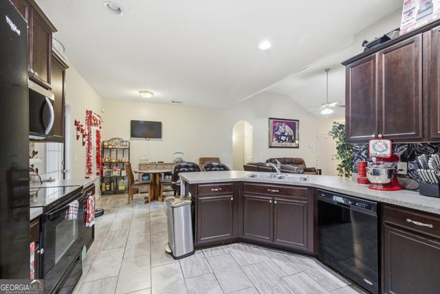 351 Owens Street NE, Ludowici, GA 31316