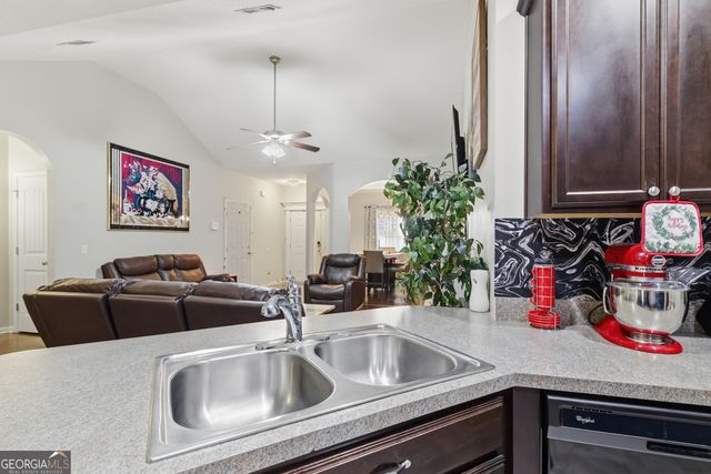 351 Owens Street NE, Ludowici, GA 31316