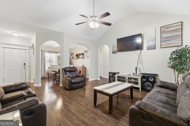 351 Owens Street NE, Ludowici, GA 31316