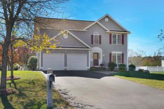 16 Summit Road, Bedford, NH 03110