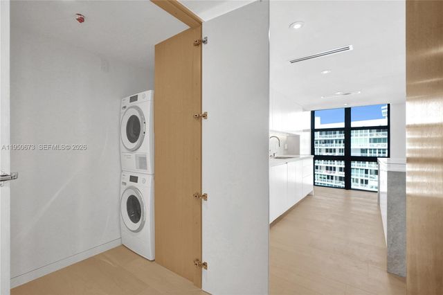 1111 Crandon Blvd A808, Key Biscayne, FL 33149