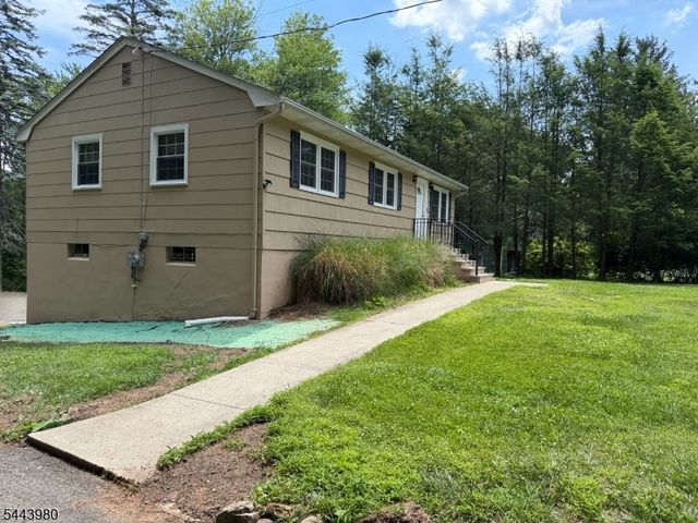 40 Ridge Rd, Mount Olive Twp., NJ 07828