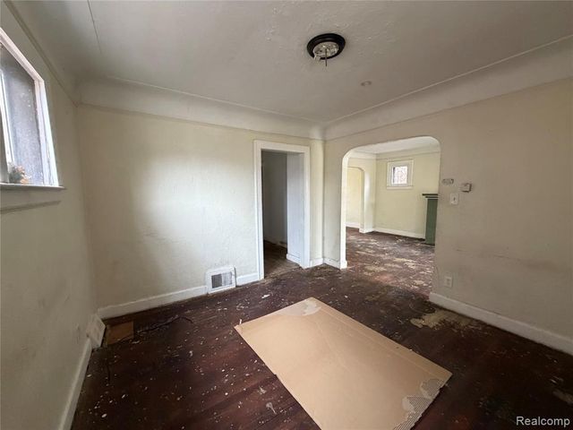 14901 Sorrento Street, Detroit, MI 48227