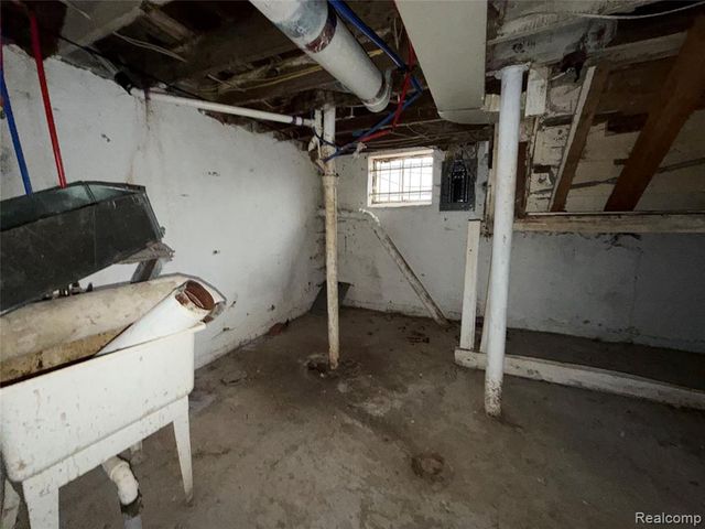 14901 Sorrento Street, Detroit, MI 48227