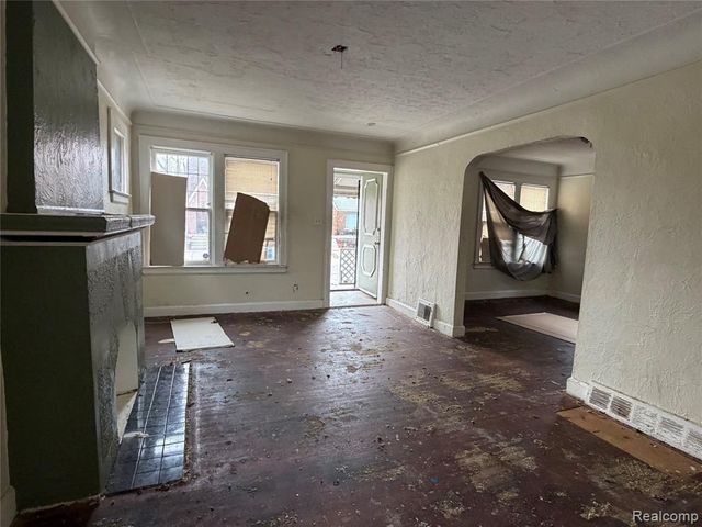 14901 Sorrento Street, Detroit, MI 48227