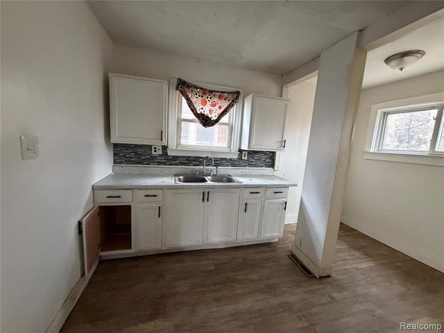 14901 Sorrento Street, Detroit, MI 48227