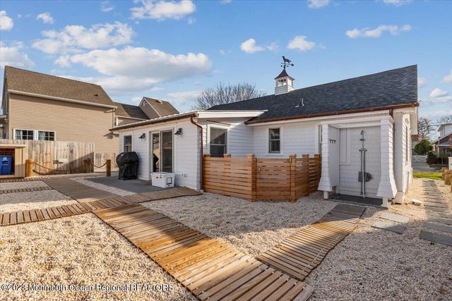 65 Pearce Avenue, Manasquan, NJ 08736