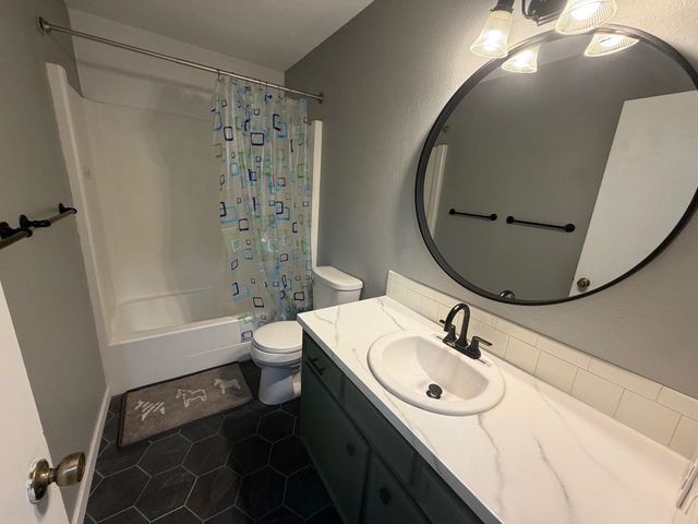 9421 W 16th St No., Wichita, KS 67212