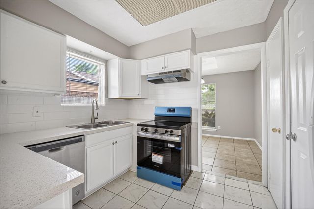 12711 Shannon Hills Drive, Houston, TX 77099