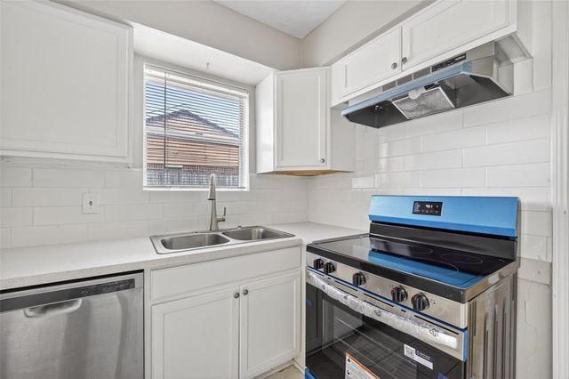 12711 Shannon Hills Drive, Houston, TX 77099