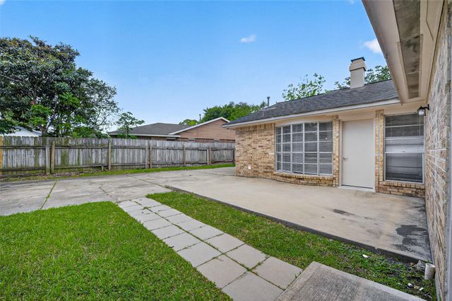 12711 Shannon Hills Drive, Houston, TX 77099