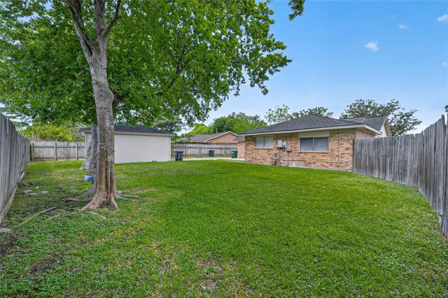 12711 Shannon Hills Drive, Houston, TX 77099