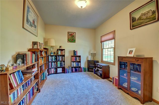 2390 Auberry Drive, Akron, OH 44312