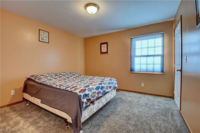 2390 Auberry Drive, Akron, OH 44312