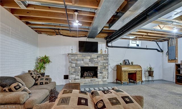 2390 Auberry Drive, Akron, OH 44312