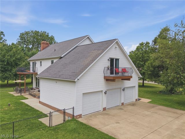2390 Auberry Drive, Akron, OH 44312