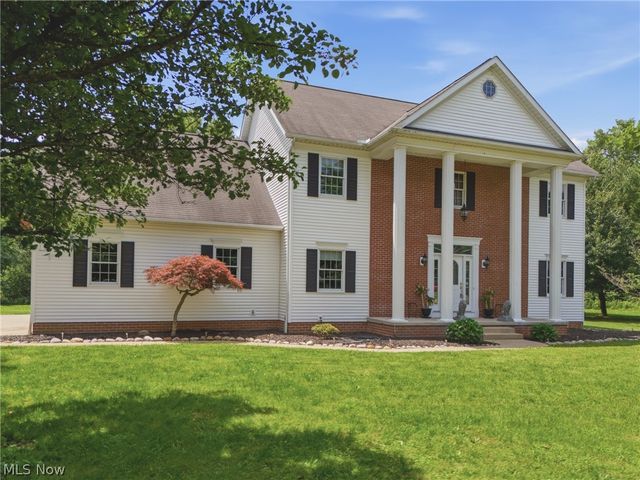 2390 Auberry Drive, Akron, OH 44312