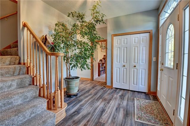 2390 Auberry Drive, Akron, OH 44312