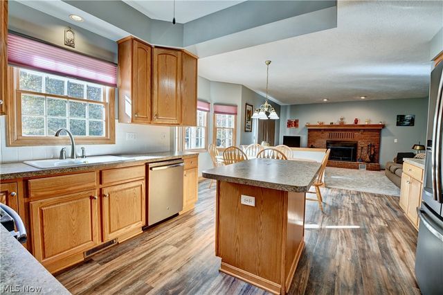 2390 Auberry Drive, Akron, OH 44312