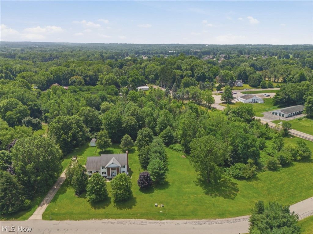 2390 Auberry Drive, Akron, OH 44312