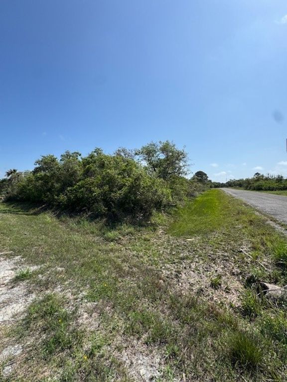 229 De Vaca Dr, Rockport, TX 78382 — exterior