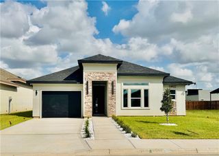 2411 E Sabinal Avenue, Hidalgo, TX 78557