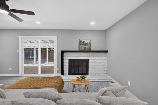 10102 Crawford Way, Sacramento, CA 95827
