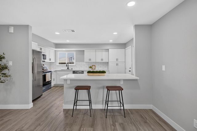 10102 Crawford Way, Sacramento, CA 95827