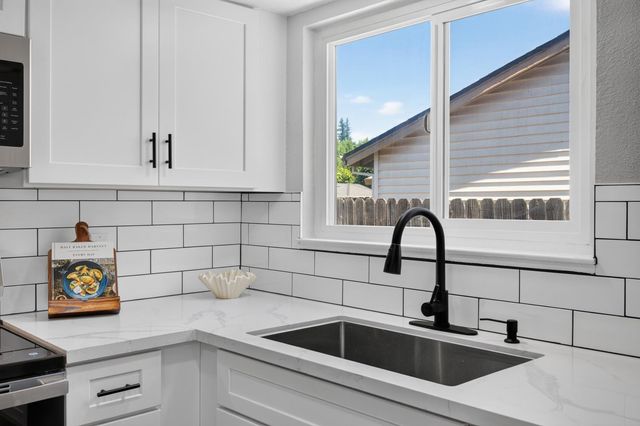 10102 Crawford Way, Sacramento, CA 95827