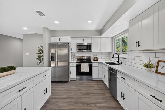 10102 Crawford Way, Sacramento, CA 95827