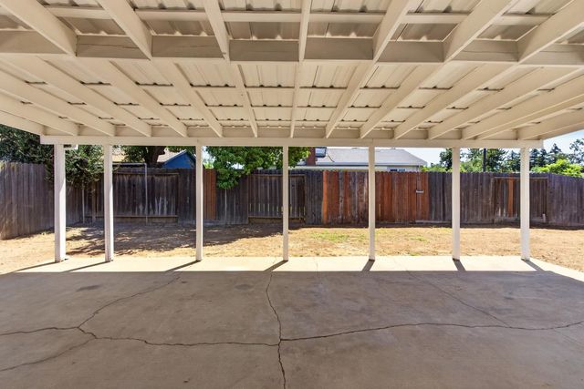 10102 Crawford Way, Sacramento, CA 95827
