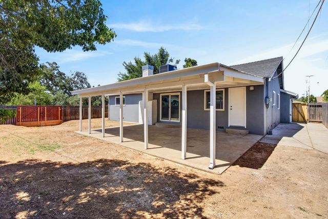 10102 Crawford Way, Sacramento, CA 95827
