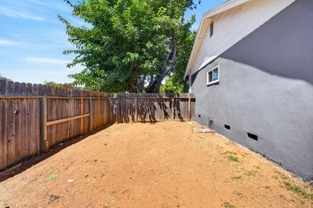 10102 Crawford Way, Sacramento, CA 95827