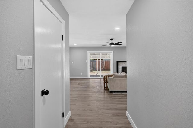 10102 Crawford Way, Sacramento, CA 95827