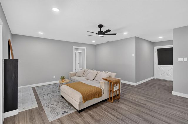 10102 Crawford Way, Sacramento, CA 95827
