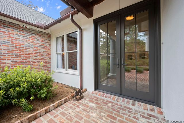 765 Myrtle View Dr, Baton Rouge, LA 70810