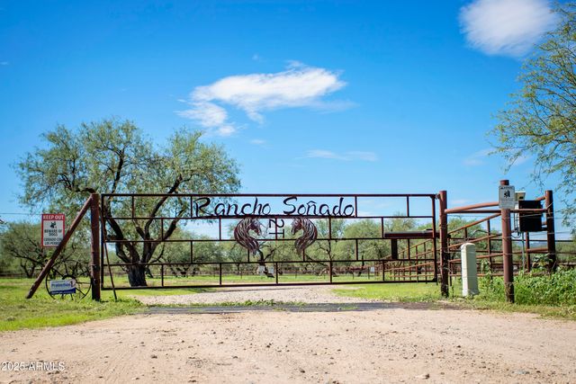 3155 W Elephant Head Road, Amado, AZ 85645