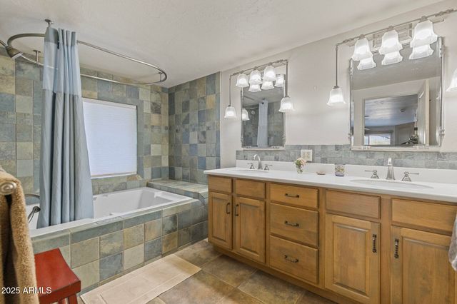 3155 W Elephant Head Road, Amado, AZ 85645