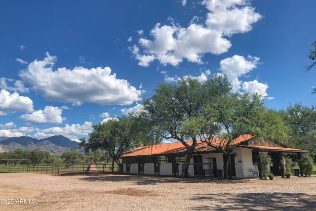 3155 W Elephant Head Road, Amado, AZ 85645