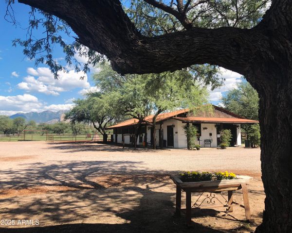 3155 W Elephant Head Road, Amado, AZ 85645