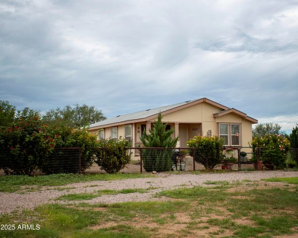 3155 W Elephant Head Road, Amado, AZ 85645