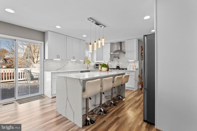 1735 CANAL RUN DR, Point Of Rocks, MD 21777