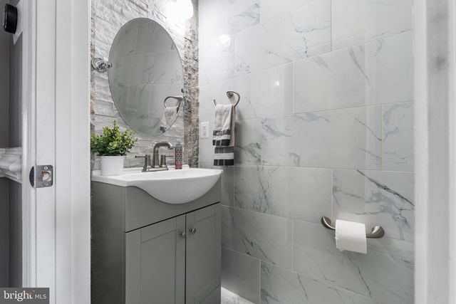 1735 CANAL RUN DR, Point Of Rocks, MD 21777