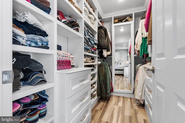 1735 CANAL RUN DR, Point Of Rocks, MD 21777